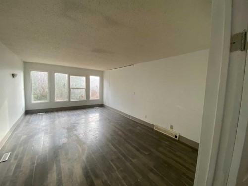 75 Greenbrook Road East, Brooks, AB - Indoor Photo Showing Other Room