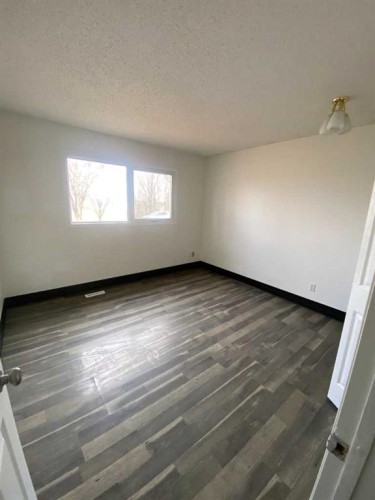 75 Greenbrook Road East, Brooks, AB - Indoor Photo Showing Other Room