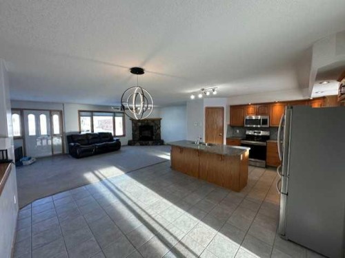 101 Wilkins Place, Hanna, AB - Indoor Photo Showing Other Room
