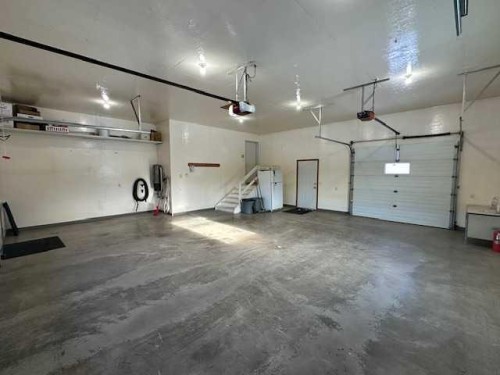 101 Wilkins Place, Hanna, AB - Indoor Photo Showing Garage