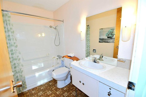 2 Avenue, Bassano, AB 