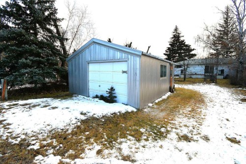 2 Avenue, Bassano, AB 