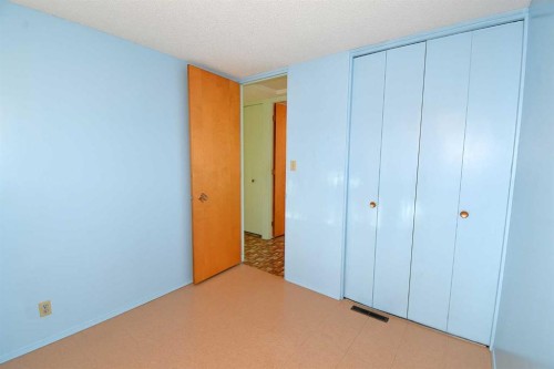 204 2 Avenue, Bassano, AB - Indoor Photo Showing Other Room