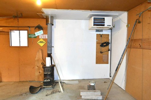 204 2 Avenue, Bassano, AB - Indoor