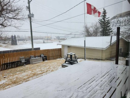 75 Hunts Crescent, Drumheller, AB - Outdoor