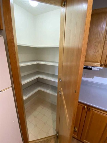 103-680 Cassils Road West, Brooks, AB - Indoor