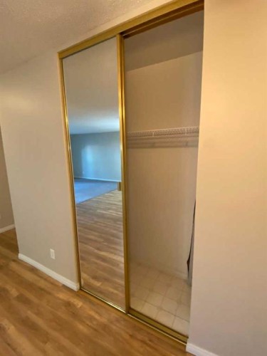 103-680 Cassils Road West, Brooks, AB - Indoor Photo Showing Other Room