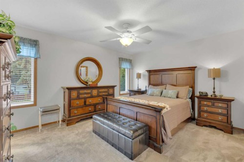 18 Asmundsen Close, Red Deer, AB - Indoor Photo Showing Bedroom