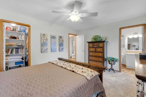 18 Asmundsen Close, Red Deer, AB - Indoor Photo Showing Bedroom