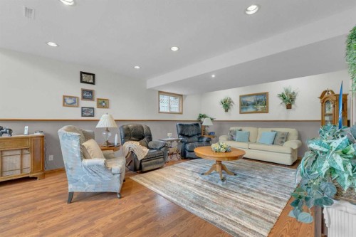 18 Asmundsen Close, Red Deer, AB - Indoor Photo Showing Living Room