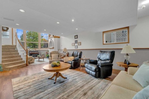 18 Asmundsen Close, Red Deer, AB - Indoor Photo Showing Living Room