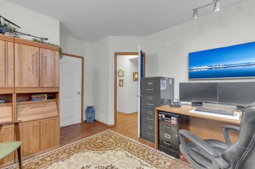 18 Asmundsen Close, Red Deer, AB - Indoor Photo Showing Office