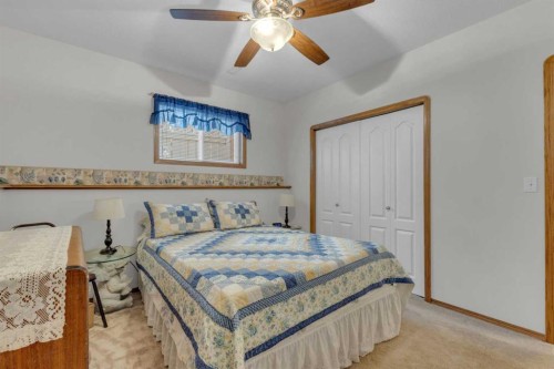 18 Asmundsen Close, Red Deer, AB - Indoor Photo Showing Bedroom