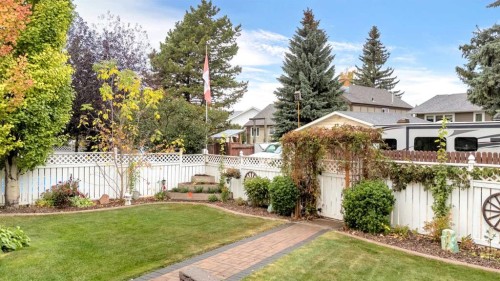 18 Asmundsen Close, Red Deer, AB - Outdoor