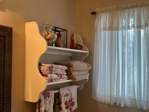 4529 Shannon Drive, Olds, AB - Indoor Photo Showing Other Room