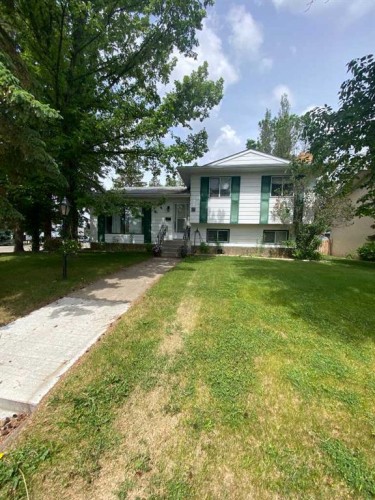 85 Ingram Park Drive, Brooks, AB - Outdoor With Facade