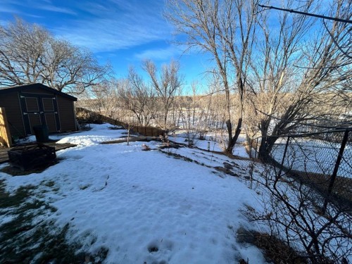 930 Newcastle Trail, Drumheller, AB - Outdoor