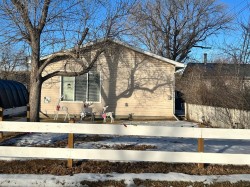 930 Newcastle Trail  Drumheller, AB T0J 0Y2