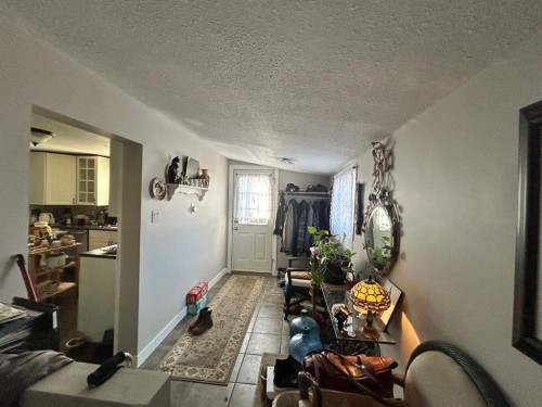 930 Newcastle Trail, Drumheller, AB - Indoor