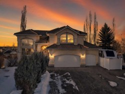 25 Ashmore Close  Red Deer, AB T4R 2R7