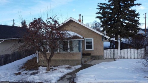 306 3 Avenue WEST Hanna, AB T0J 1P0