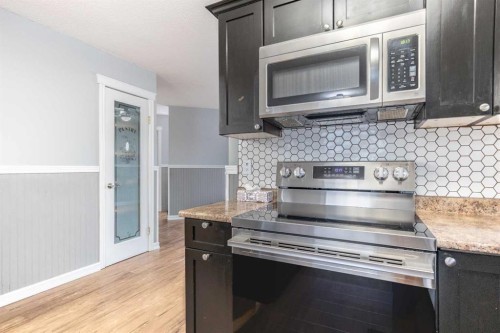 263 Upland Avenue, Brooks, AB - Indoor Photo Showing Kitchen