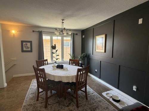115 Stephens Crescent, Hanna, AB - Indoor Photo Showing Dining Room