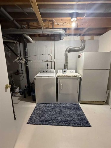 115 Stephens Crescent, Hanna, AB - Indoor Photo Showing Laundry Room