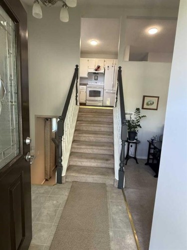 115 Stephens Crescent, Hanna, AB - Indoor Photo Showing Other Room