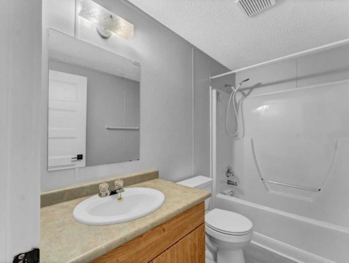 57 Maple Drive West, Brooks, AB 