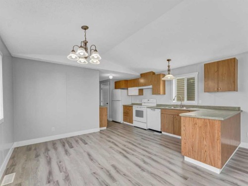 57 Maple Drive West, Brooks, AB 