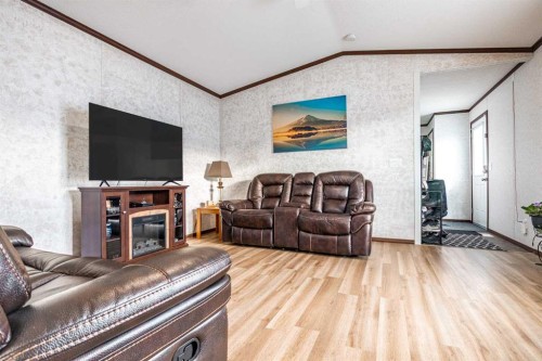 37 Maple Drive, Brooks, AB 