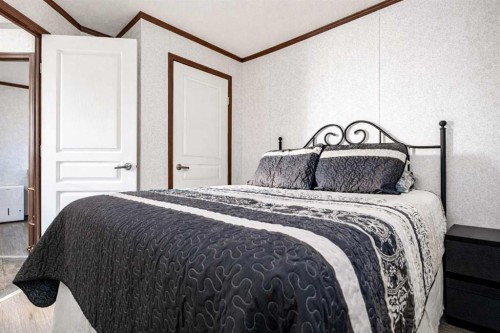 37 Maple Drive, Brooks, AB 