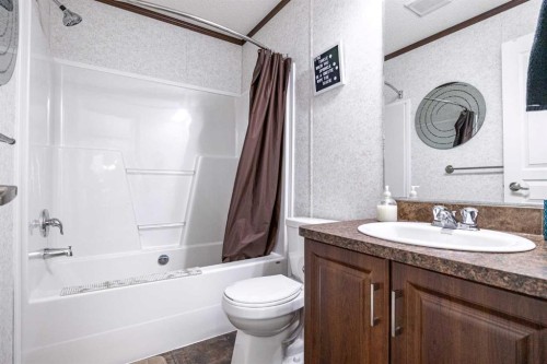 37 Maple Drive, Brooks, AB 