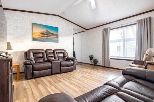 37 Maple Drive, Brooks, AB 