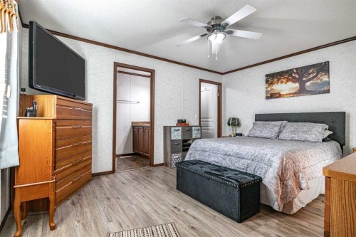 37 Maple Drive, Brooks, AB 