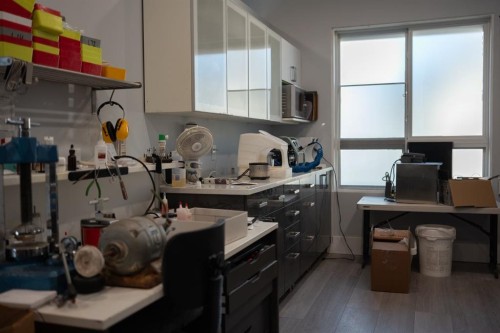 90 Erin Woods Court Se, Calgary, AB 