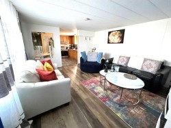 117 Maple Drive WEST Brooks, AB T1R 1H9