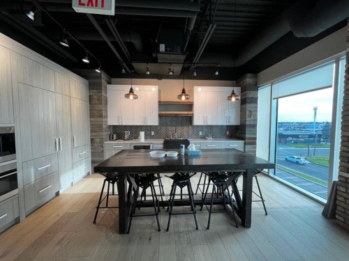 305-3223 5 Avenue Ne, Calgary, AB 