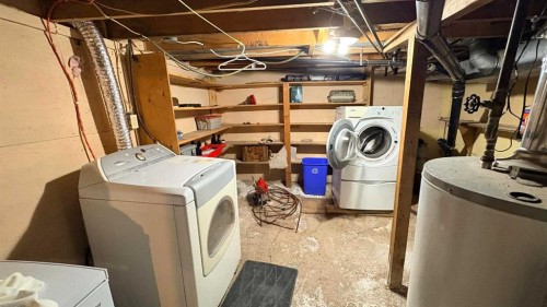 4817 Windsor Avenue, Coronation, AB - Indoor Photo Showing Laundry Room
