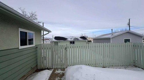 4817 Windsor Avenue, Coronation, AB - Outdoor With Exterior