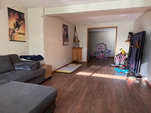 1148 Newcastle Road, Drumheller, AB 