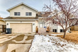 5 Chinook Crescent  Beiseker, AB T0M 0G0