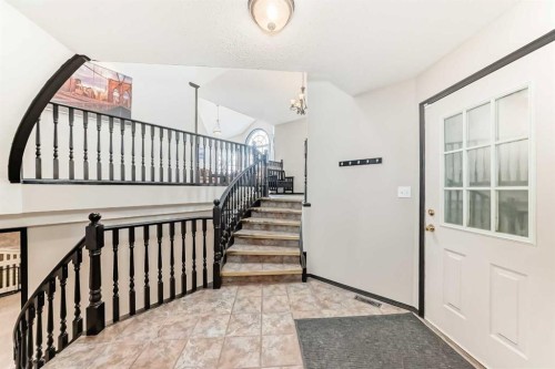 5 Chinook Crescent, Beiseker, AB - Indoor Photo Showing Other Room