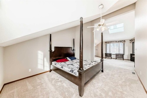 5 Chinook Crescent, Beiseker, AB - Indoor Photo Showing Bedroom