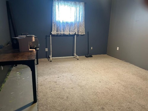 44 Wildrose Crescent West, Brooks, AB - Indoor Photo Showing Other Room