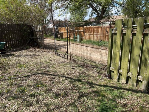 44 Wildrose Crescent West, Brooks, AB - Outdoor