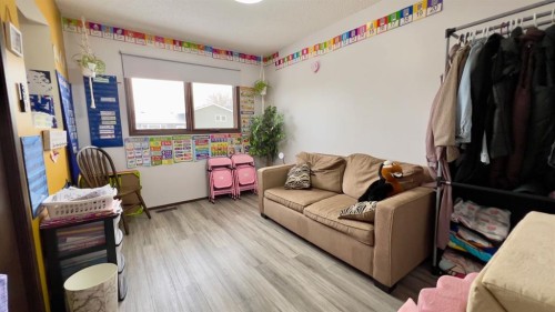 121 Shacker Crescent South, Hanna, AB - Indoor