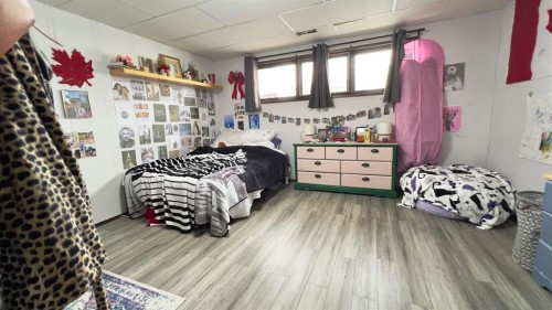 121 Shacker Crescent South, Hanna, AB - Indoor Photo Showing Bedroom
