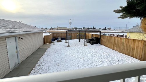 121 Shacker Crescent South, Hanna, AB - Outdoor